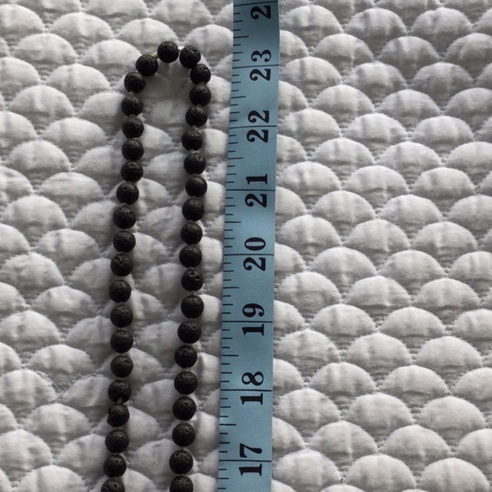 Beaded necklace with tassel - Picture 4 of 5